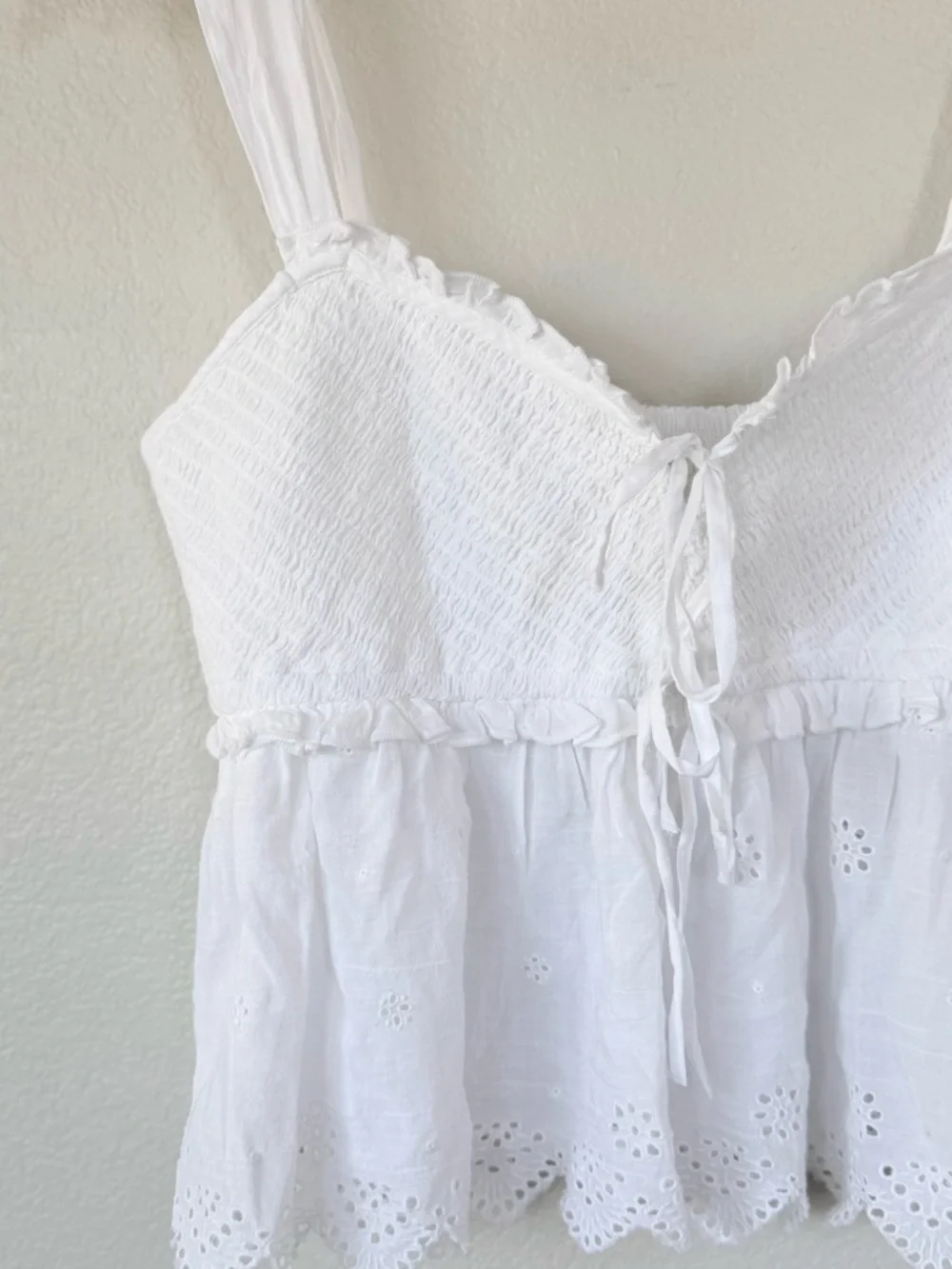 AMERICAN EAGLE S Smocked Babydoll Shirt in White Eyelet Trim Sleeveless Tank Top - Picture 2 of 12